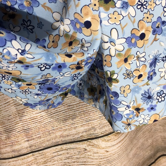 A byer skort blue floral button detail zip size 11 - Picture 3 of 8